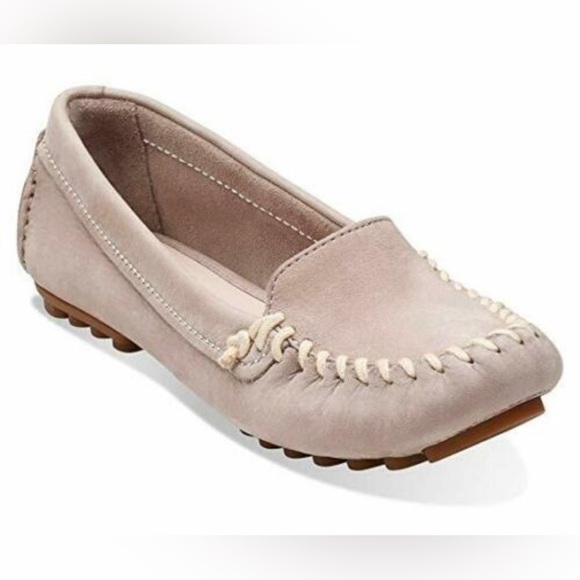 CLARKS Women's Evesham Melody Loafers - Picture 1 of 8